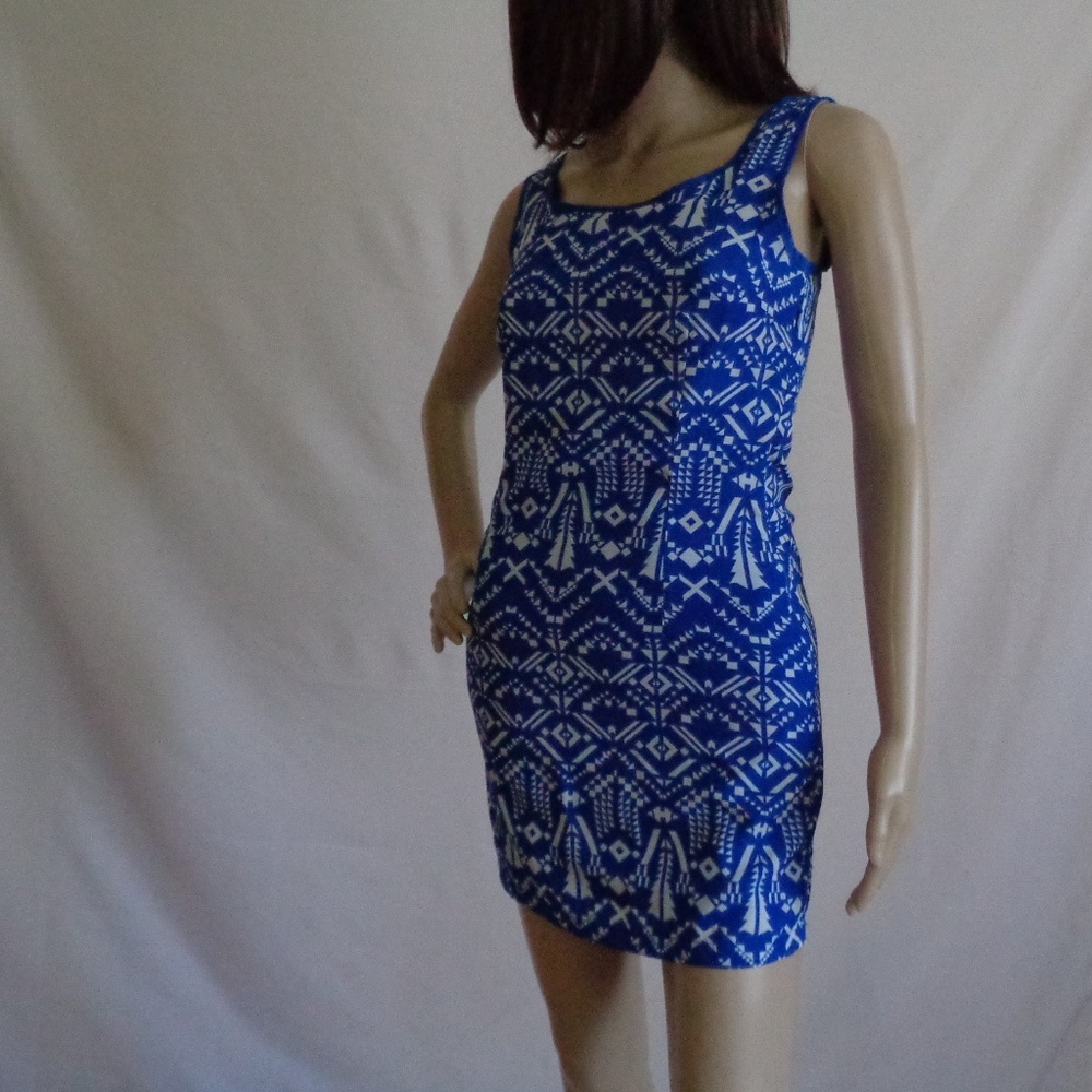 Gorgeous white & royal blue sheath dress CALS